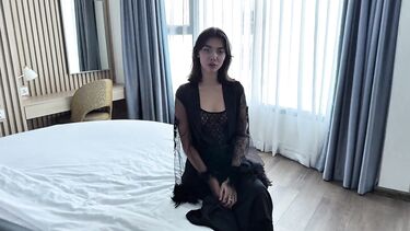 Молодая русская жена страстным сексом подняла настроение своему мужу