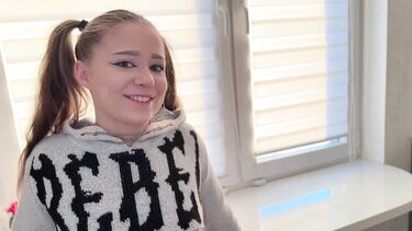 18-летняя русская девка потерялась и нашла пристанище на члене незнакомца