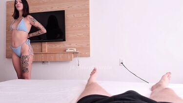 Один день в совместном номере отеля закончился сексом брата и сестры