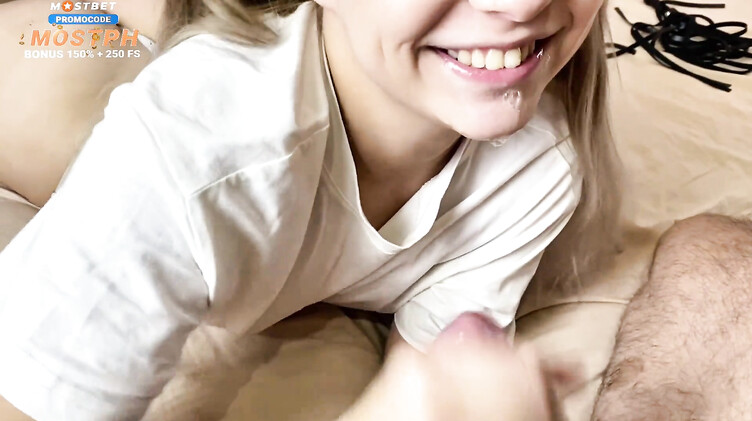 Покорная молодая рабыня после сексуальной порки сосет член своего господина