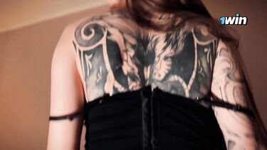 Молодая русская училка пришла после уроков домой и ебется со своим мужем