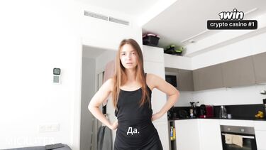 Кончил на лицо брюнетке: Сосед лудоман воспользовался интернетом и рабочим ротиком русской крошки