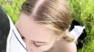 Парень довел подругу до сквирт оргазма на пикнике на природе