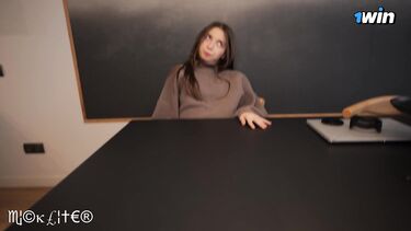 Красивые попки: Русская девушка получила работу после секса с кремпаем на собеседовании