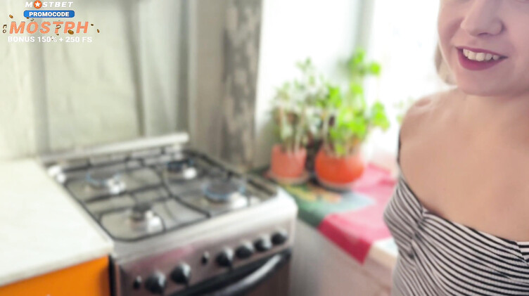 Спасатель МЧС России членом спасает молодую девку от сильного недотраха