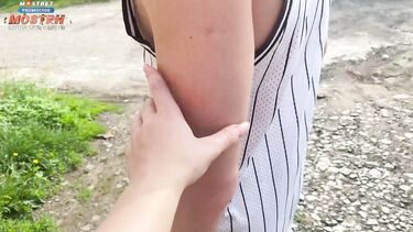 18-летняя русская школьница ебется за гаражами с приставучим парнем