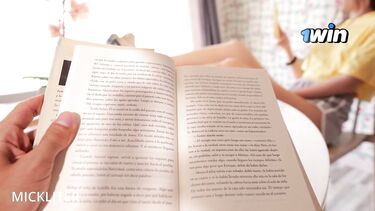 Вика поссорилась с парнем и соблазнила своего соседа по комнате