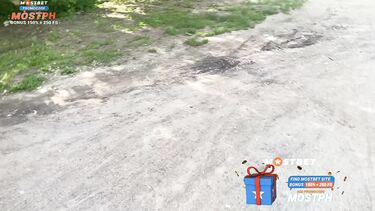 Велосипедист помог русской незнакомке с ремонтом велика и трахнул ее в лесу