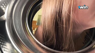 YunaverseX: Сосед трахнул раком застрявшую в стиралке девушку с татуировками