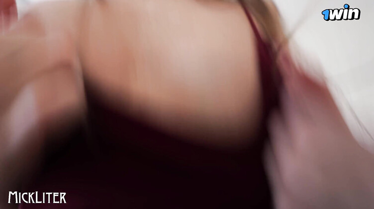 Трахает русскую подружку в длинном облегающем вечернем платье