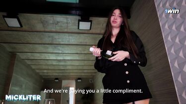 Vika_sun: Ультра все включено! Менеджер отеля отсасывает и ебется с именинником