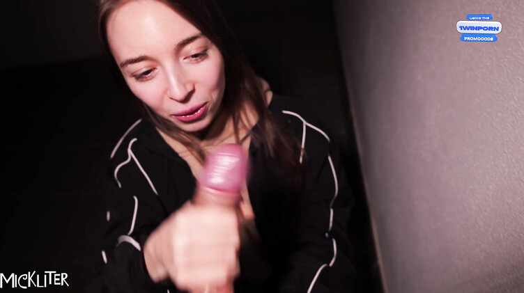 Отсос на балконе на романтическом свидании под звездным небом