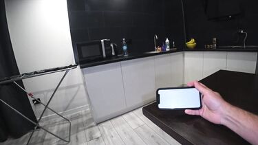 В презервативе: Муж встречает жену с ночного клуба аналом в презервативе на кухонном столе