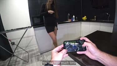 Муж встречает жену с ночного клуба аналом в презервативе на кухонном столе