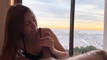 Утренний минет от первого лица с красивым видом на город