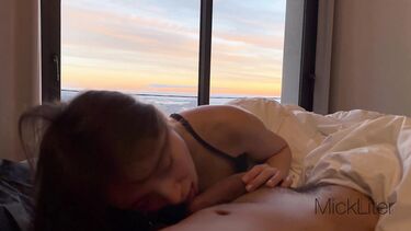 Утренний минет от первого лица с красивым видом на город