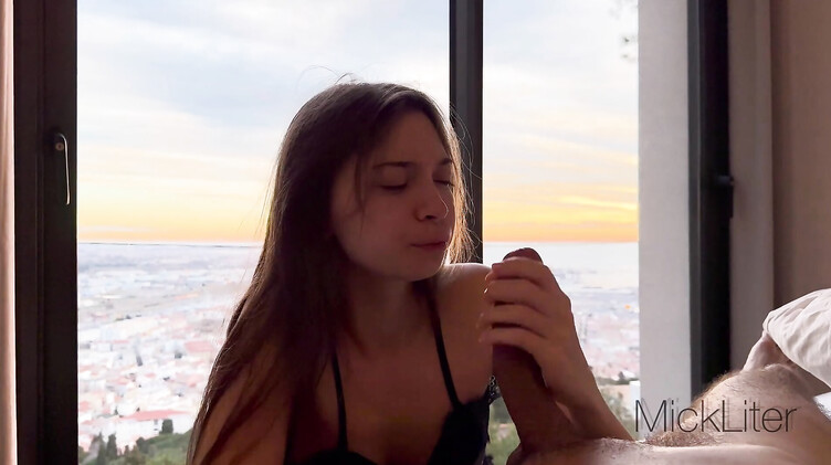 Утренний минет от первого лица с красивым видом на город