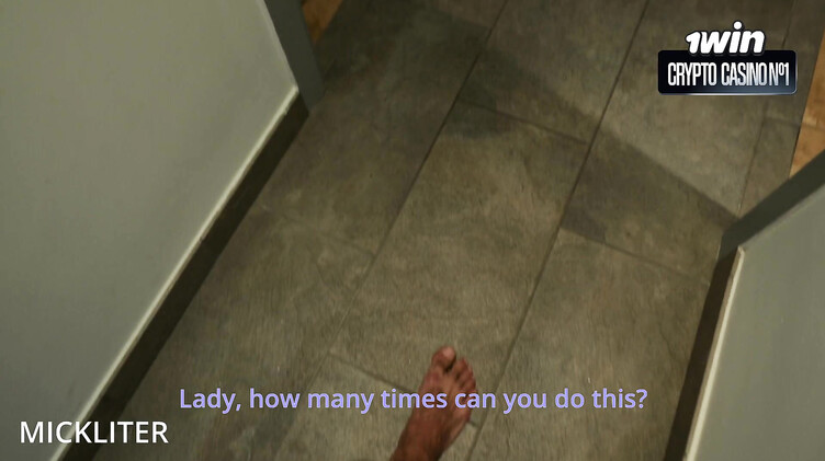 Курьерша нимфоманка напросилась на член незнакомца