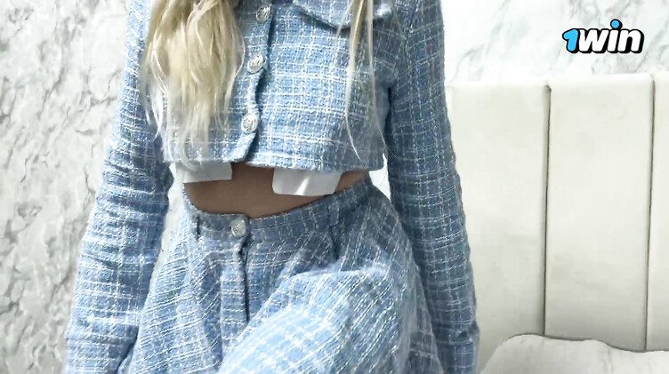 Arisha Mills: Скачки на хуе соседа после ссоры с парнем