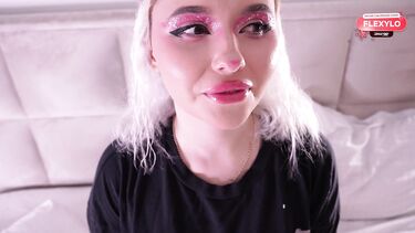 Сводная сестра проспала свидание с парнем и трахнула брата