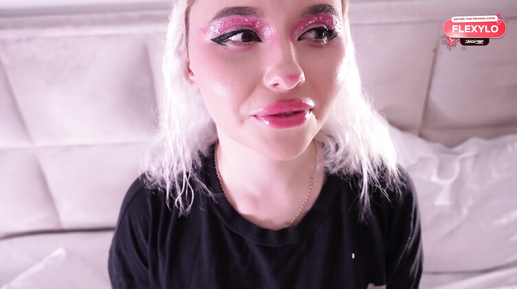 Сводная сестра проспала свидание с парнем и трахнула брата