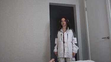 Клиент ебет девушку сантехника с закинутыми за голову ногами