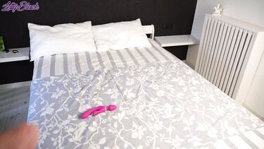 Русская милфа соблазнила геймера анальным сексом