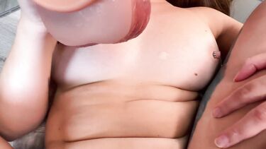 Дилдо: Двойное проникновение с членом и самотыком в жопастую русскую нимфоманку