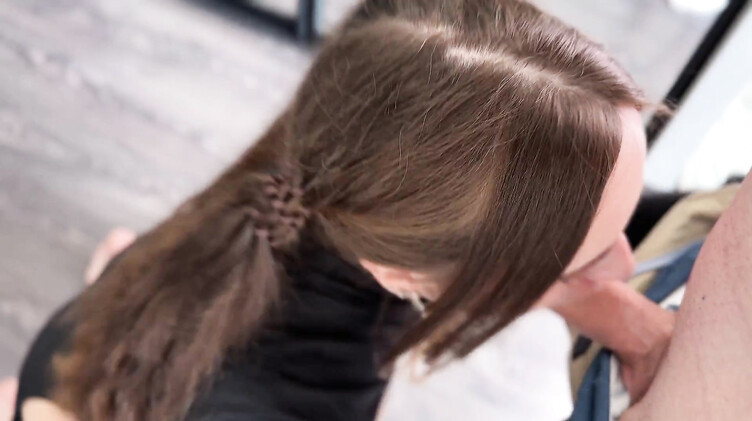 Двойное проникновение с членом и самотыком в жопастую русскую нимфоманку