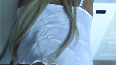 Анальная прожарка аппетитной жопы на кухне