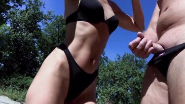 Анал русской пары на природе у карьера с водой