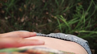 Настоящий аматорский анальный секс голышом на природе