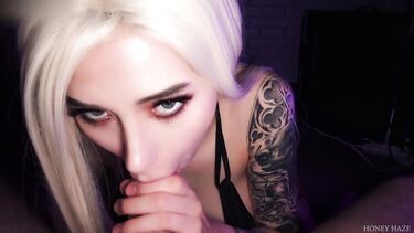 Нашел точку G и довел до сквирта сосалку с макияжем