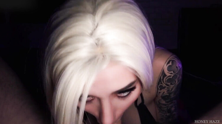 Нашел точку G и довел до сквирта сосалку с макияжем