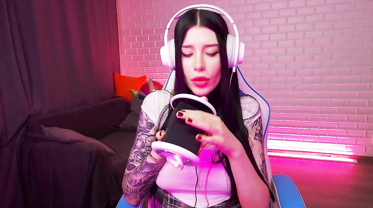 Honey Haze RAW: Фантастический ASMR: чавкает и лижет искусственную вагину напомаженными губами