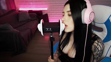 Чарующие звуки нежного минета от красивой АСМР модели с длинными волосами