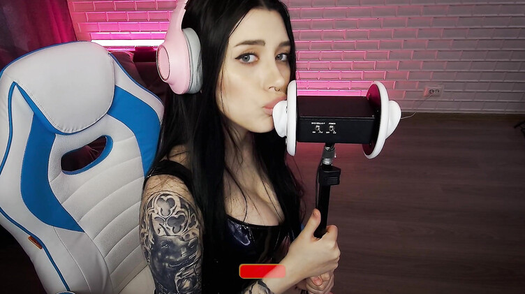 Honey Haze RAW: Чарующие звуки нежного минета от красивой АСМР модели с длинными волосами