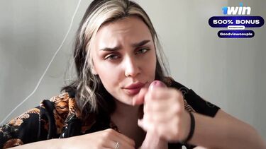 Красивая девушка после расставания с парнем занялась сексом со сводным братом