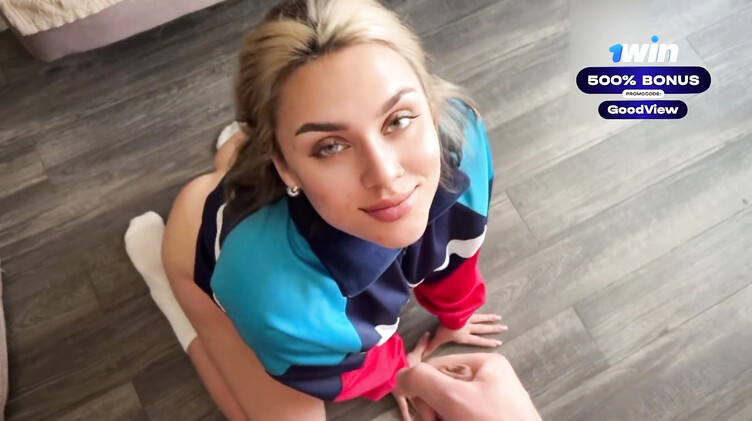 Good view couple: Телка гопник трахает парня сверху на полу