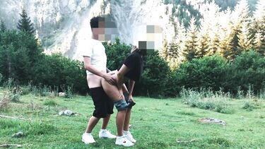 Good view couple: Студентка в лосинах и ее парень занялись любительским сексом на природе