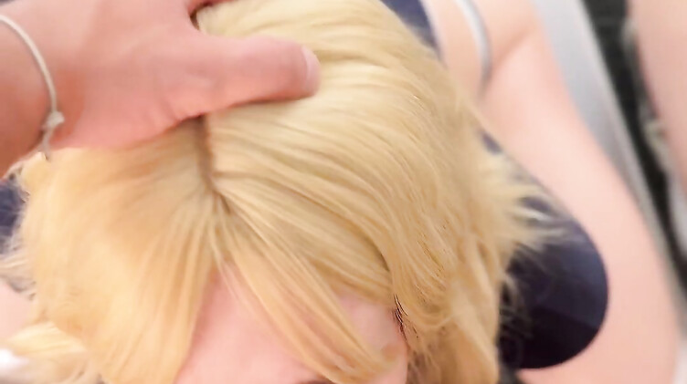 Голая спортсменка сосет и трахается на тренажерах