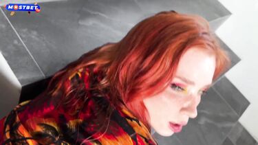 Муж трахает барменшу в отеле на Пхукете за спиной у жены