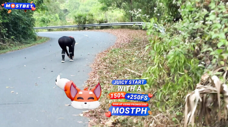 Выебал после утренней пробежки девку с трусиками во рту