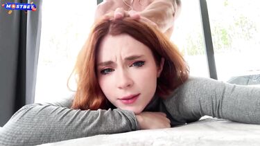 Рыжая в конвульсиях кончает от анального секса и ласк клитора