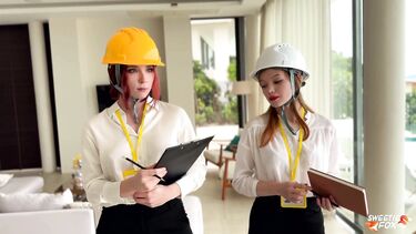 Рыжая инспекторша проводит осмотр члена владельца массажного салона