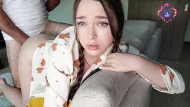 Отчим отшлепал падчерицу и грубо сношает ее в анал