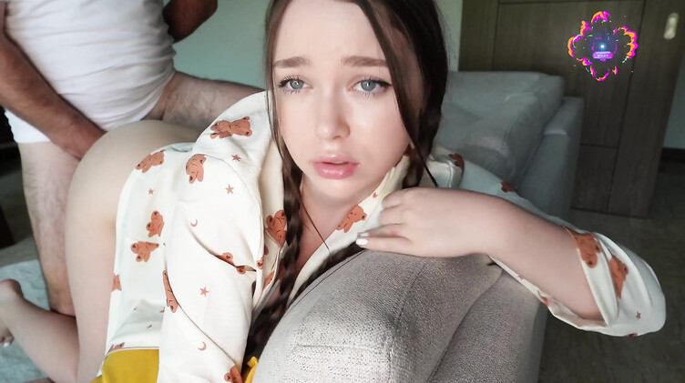 Отчим отшлепал падчерицу и грубо сношает ее в анал