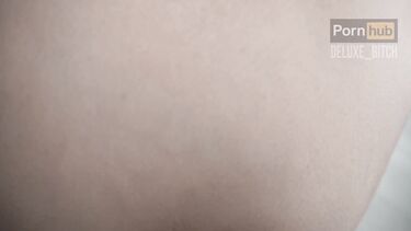 Чпокается со сводным братом, разговаривая по телефону с бойфрендом