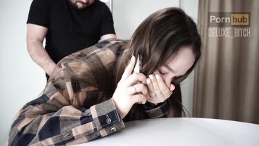 Чпокается со сводным братом, разговаривая по телефону с бойфрендом