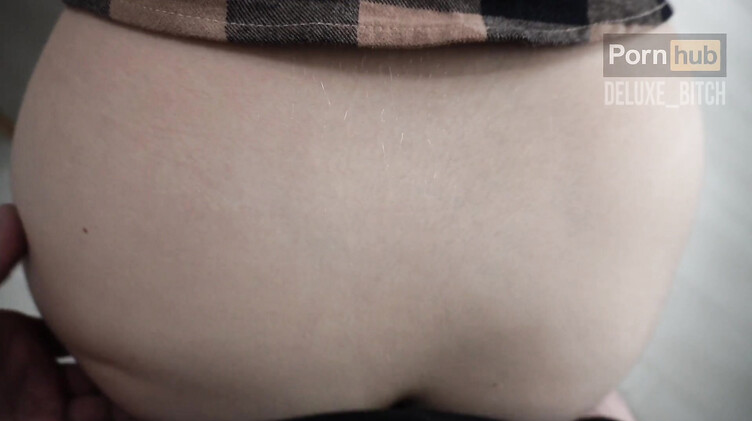 Чпокается со сводным братом, разговаривая по телефону с бойфрендом